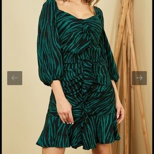 Zara Green Ruched Sweetheart Dress with Bishop Sleeves
